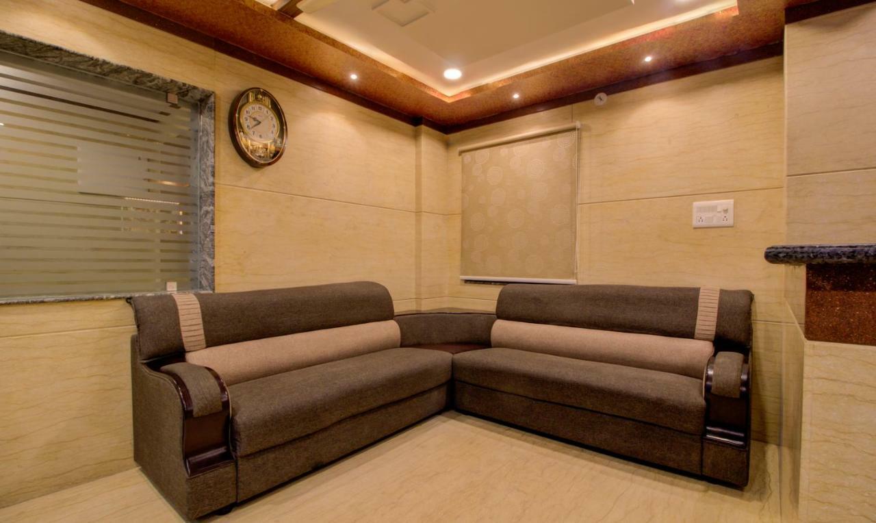 Hotel Treebo Trend SLS Grand Tirupati Exterior foto